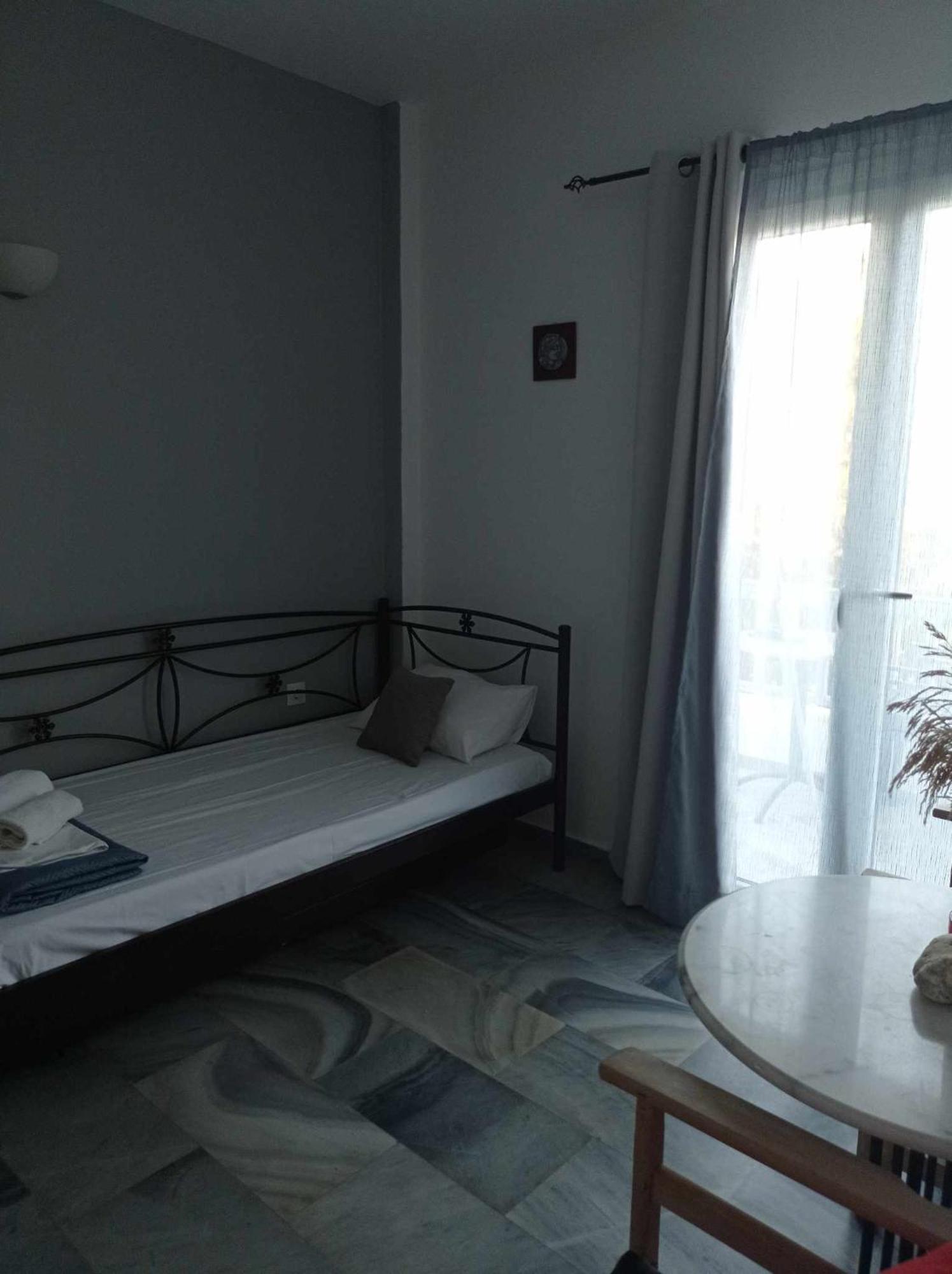 Kantouni Guest House By The Sea Баці Екстер'єр фото